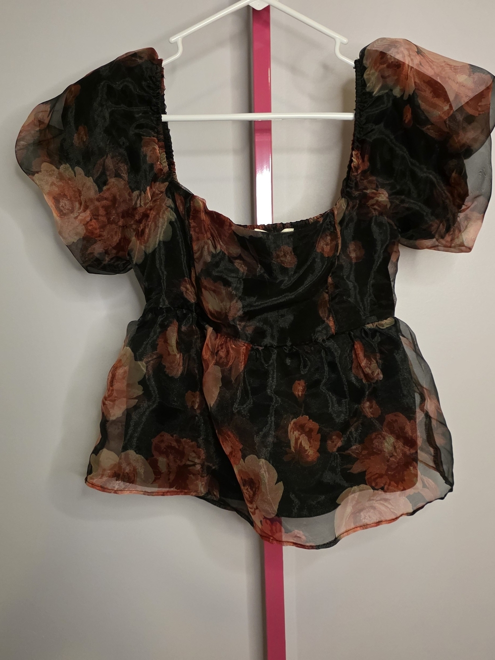 Thirty Thirty Floral Puff Sleeve Peplum Top - Black and Rust Sz L